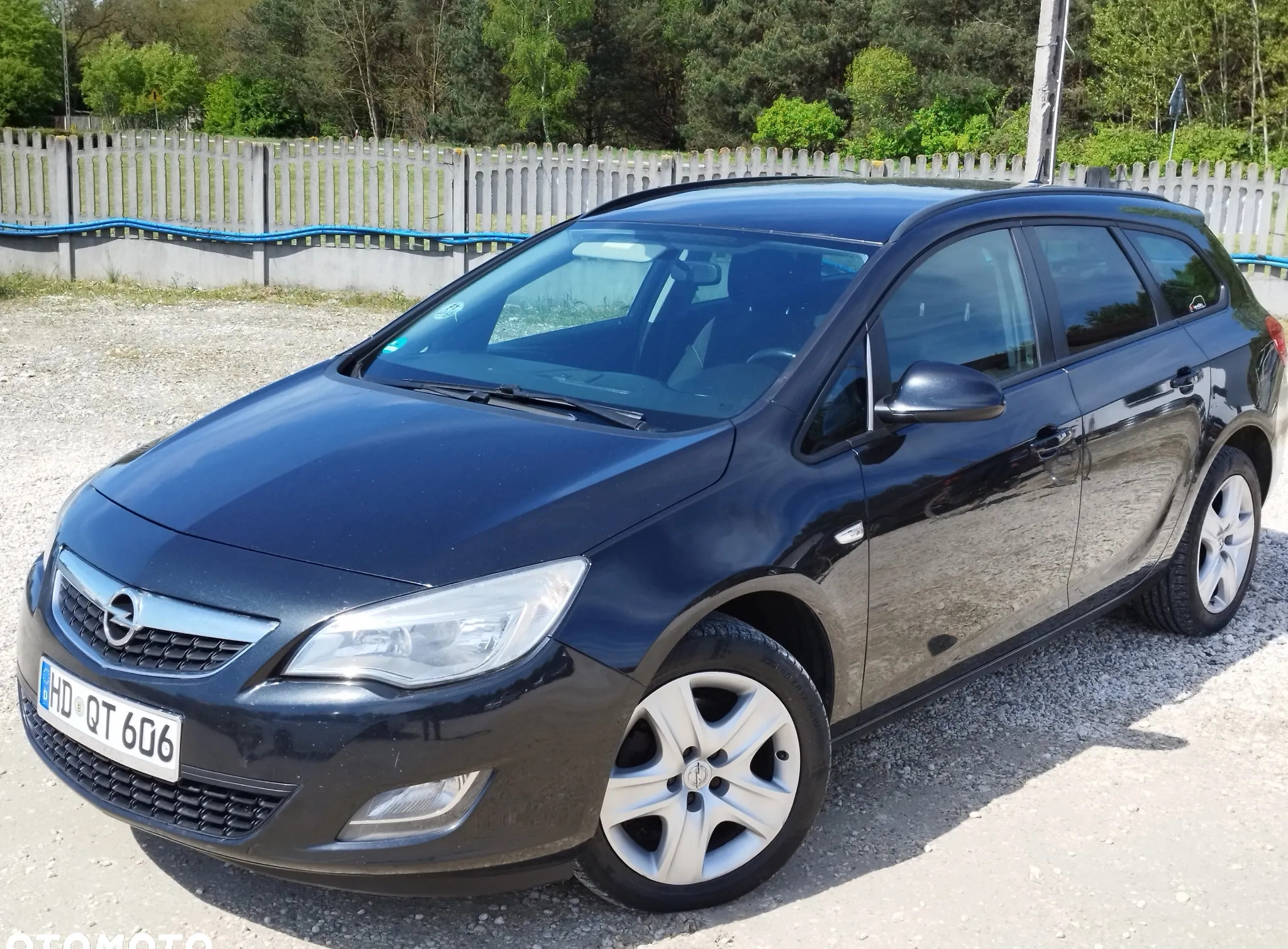 Opel Astra cena 19900 przebieg: 185000, rok produkcji 2011 z Nałęczów małe 106